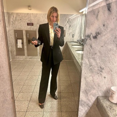 Maggie Elizabeth McGraw took a selfie at Dirksen senate office building.